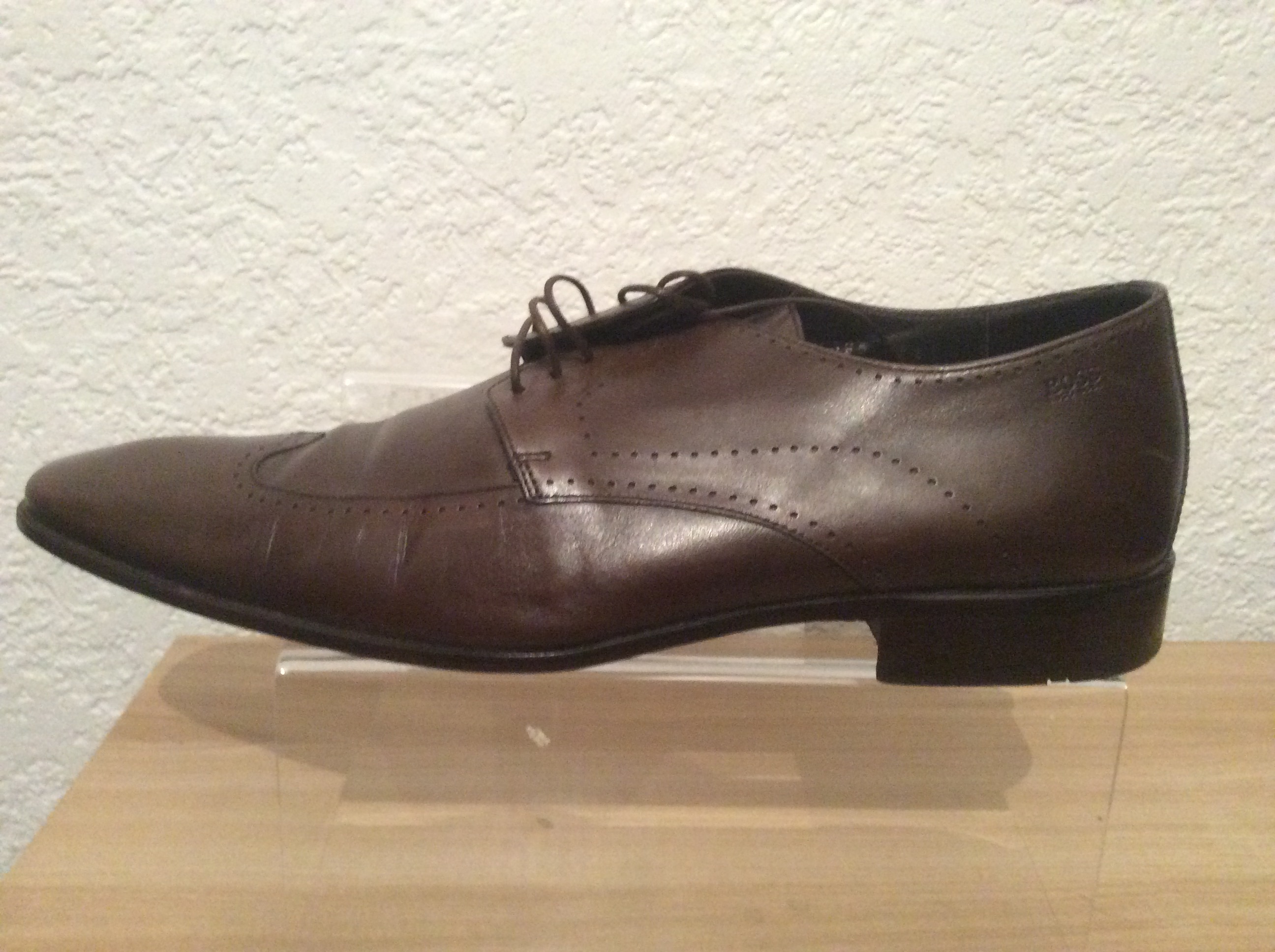 second hand brown hugo boss leather shoes